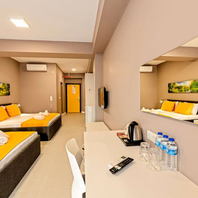 غرفة عائلية بإطلالة على الحديقة، First Joy Hotel 8/10