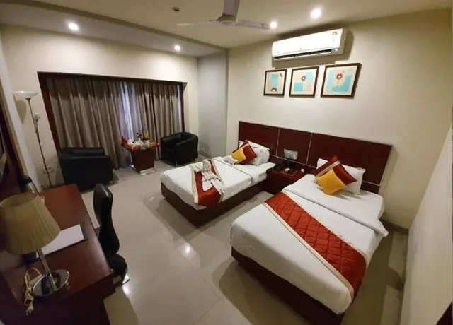 Platinum, Deluxe, King and Twin Beds، Hotel Swarn Towers 2/4