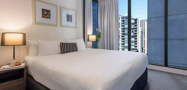 2 Bedroom Deluxe, WRAP on Southbank 1/2