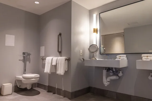 Tree Top, 2 Queen Beds, Accessible، The Starling Atlanta Midtown, Curio Collection by Hilton 7/8