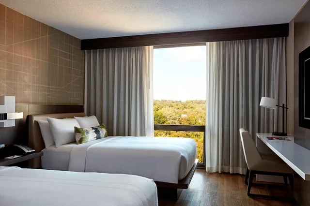 غرفة بسرير مزدوج، Marriott Bethesda 1/2