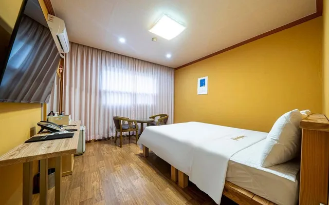 Mountain, Queen Bed، Delta Hotel 9/10