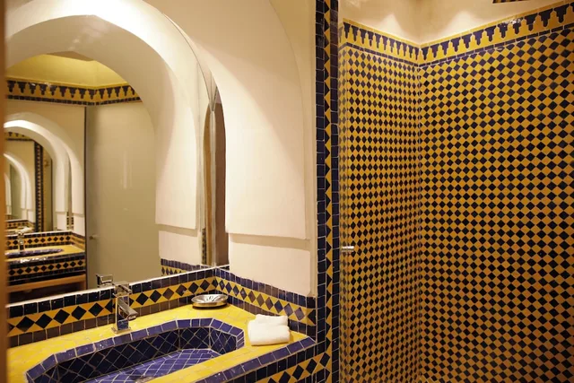 غرفة بريستيج بسرير كينج، Riad Elegancia 2/2