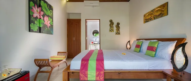 غرفة قياسية بسرير كينج بإطلالة على الحديقة، Palm Garden Amed Beach Spa Resort Bali 2/2