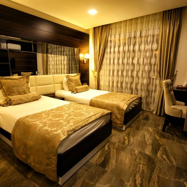 غرفة ثلاثية، Venus Suite Hotel 6/10