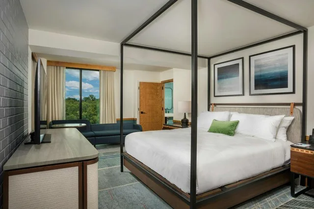 Room, King Bed, Lake View, Merriweather Lakehouse 7/10