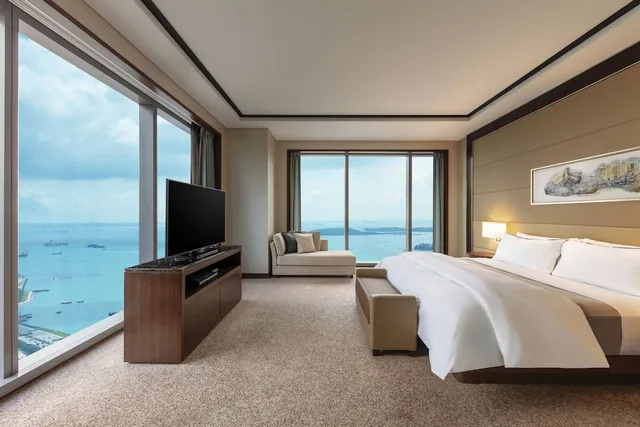جناح كلوب ركني بسرير كينج بإطلالة على المرفأ بغرفة نوم واحدة، The Westin Singapore 2/4