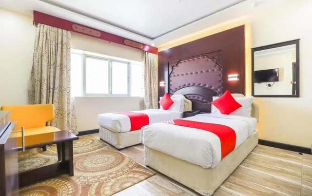 غرفة قياسية بسريرين منفصلين، SHH Hotel 1/7