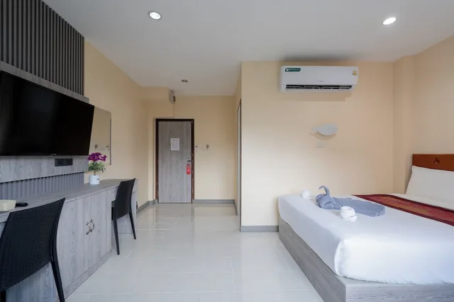 Deluxe, Squareone Hostel 7/10