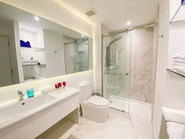 شقة حصرية بسريرين مزدوجين بإطلالة على المسبح بشرفة بغرفتي نوم مع أريكة، Xeliter Cana Rock Punta Cana 7/9