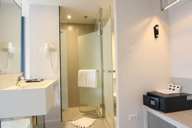 Family, Double and Bunk Bed, Ibis Styles Phuket City 7/10