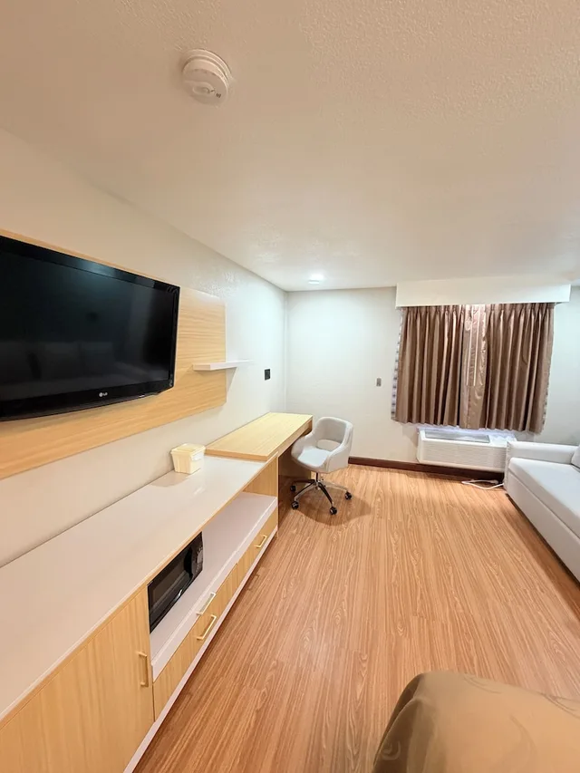 غرفة سوبيريور بسرير كينج، Wyndham Garden Salina Conference Center 2/9