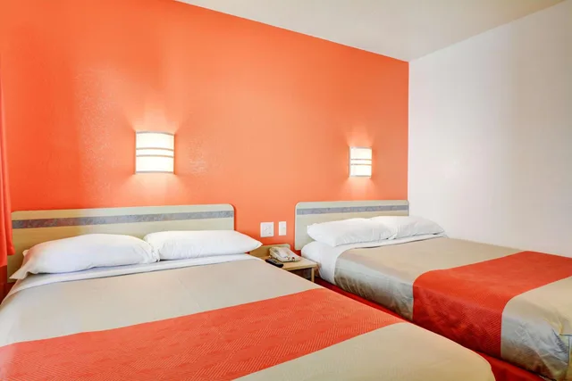 Deluxe, Quadruple, Motel6 Southington, CT - Hartford 6/10