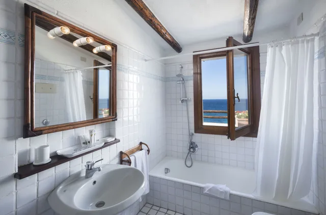جناح جونيور بسرير كوين بإطلالة على البحر، Club Hotel Baja Sardinia 3/3
