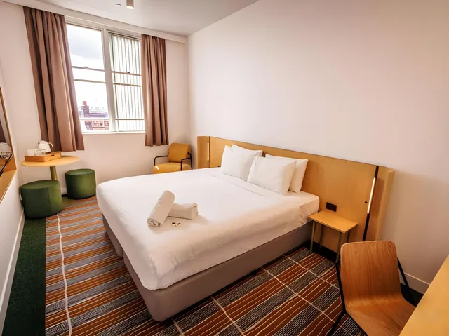 Opera, King Bed, Harbour View، YHA Sydney Harbour 1/2
