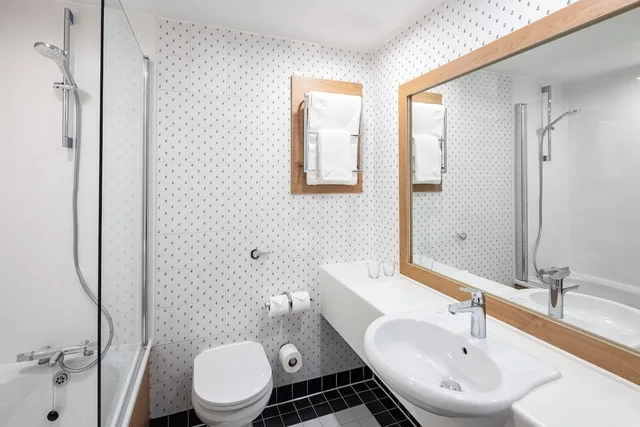 غرفة قياسية بسريرين منفصلين، Holiday Inn Aylesbury 8/10