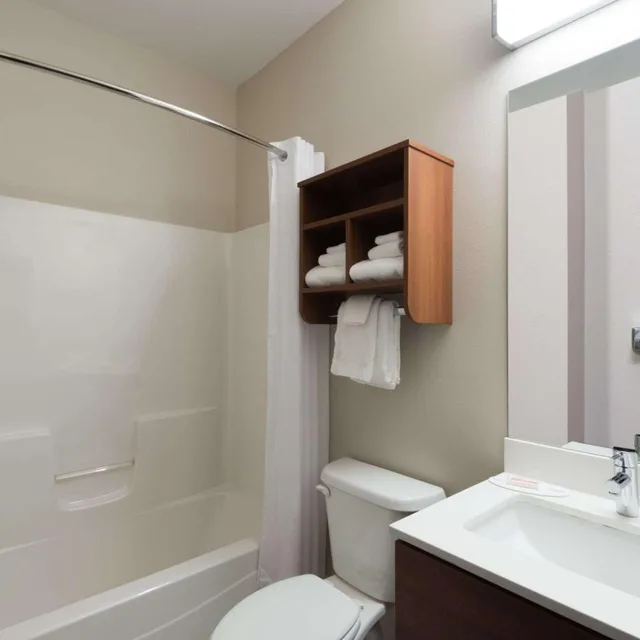 غرفة بسريرين كوين، Microtel Inn & Suites By Wyndham Windham 5/6