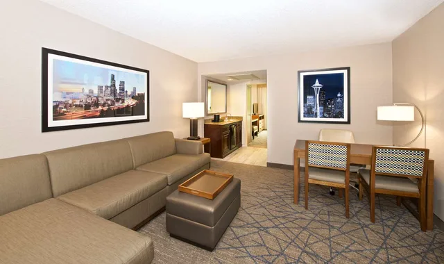 جناح بسرير كينج بغرفتين، Embassy Suites By Hilton Seattle North Lynnwood 1/1