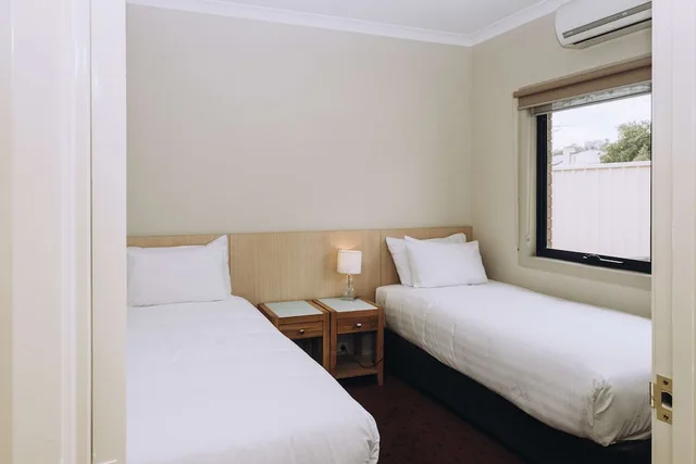 شقة بسريرين منفصلين بغرفتي نوم، Best Western Chaffey International Motor Inn 3/7
