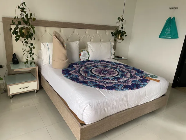 جناح جونيور، Hotel Bolivariana Plaza 1/6