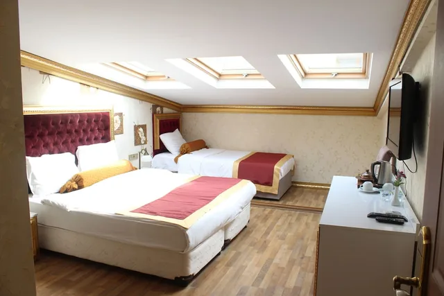 غرفة قياسية ثلاثية بثلاثة أسرّة، Marmara Deluxe Hotel 5/10