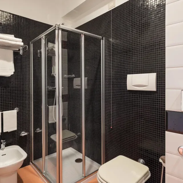 غرفة كلاسيكية بإطلالة على الحديقة بشرفة، RADA SIRI HOTEL 4/5
