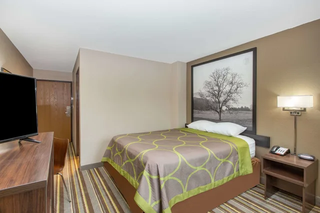 غرفة بسرير كوين لذوي الإعاقة، Super 8 By Wyndham Chattanooga Lookout Mountain Tn 1/1