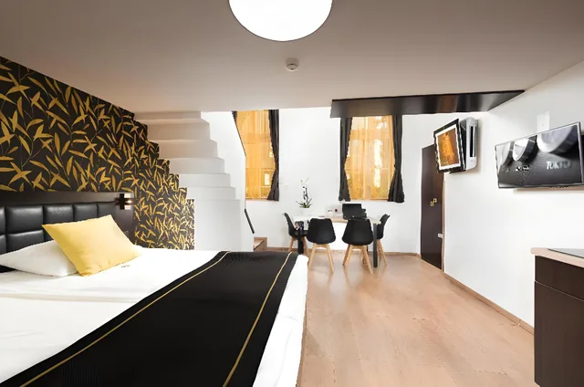 شقة بسرير كينج وسريرين منفصلين، Opera Garden Hotel & Apartments 1/2