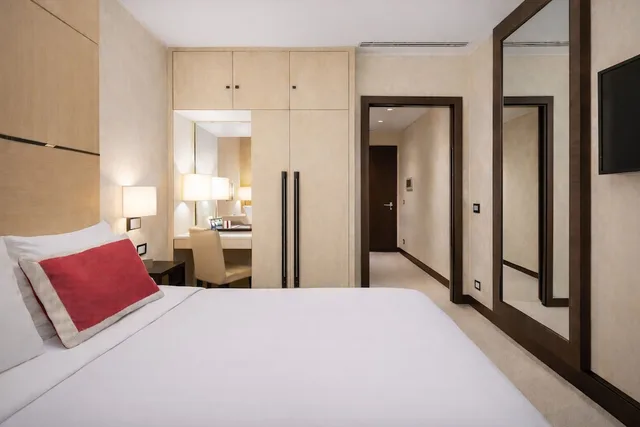 غرفة كلاسيكية بسرير كينج، MAISON CANDIA LUXURY HOUSE 2/5