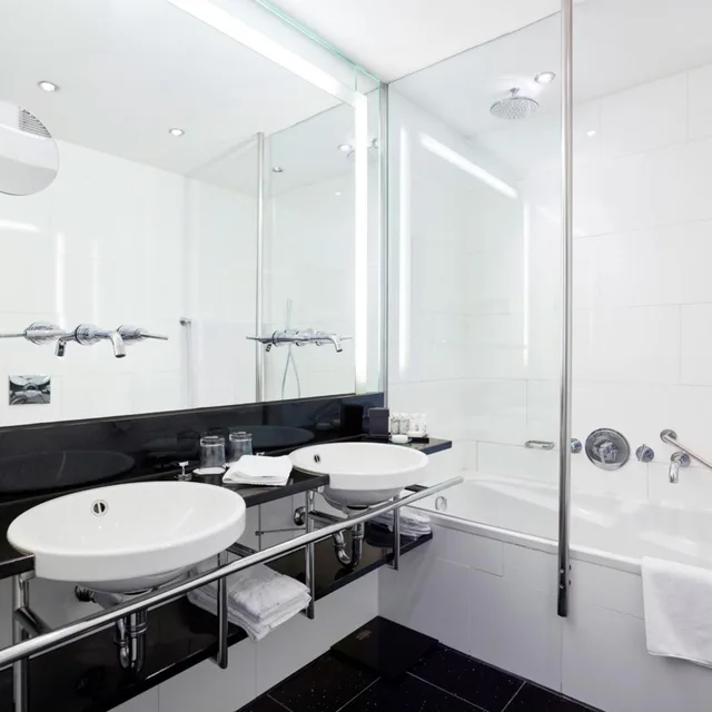 Superior, Canal View, Two Story، Ambassade Hotel 2/2