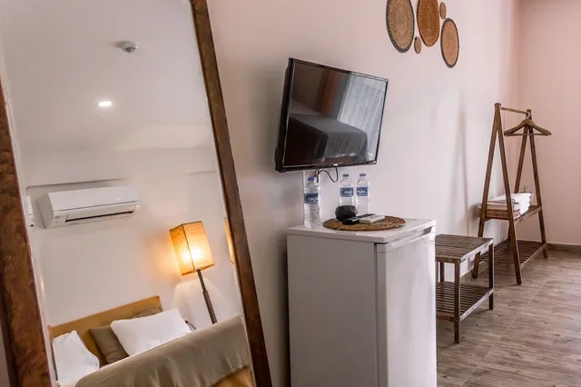 غرفة عائلية بسرير كينج وسريرين منفصلين بإطلالة جزئية على البحر، Kas Old Town Hotel 6/6