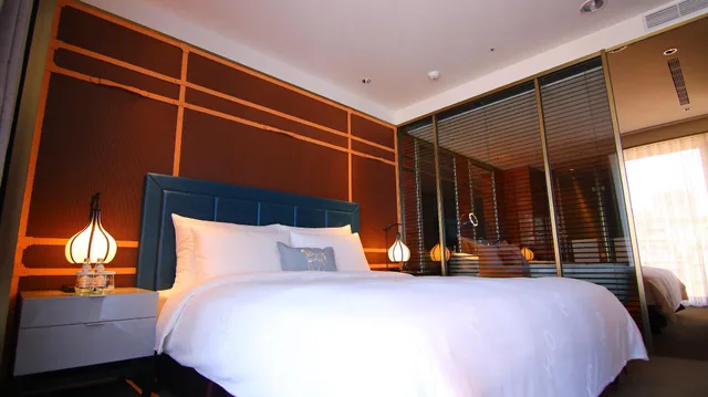 جناح فاخر، H2o Hotel 1/1