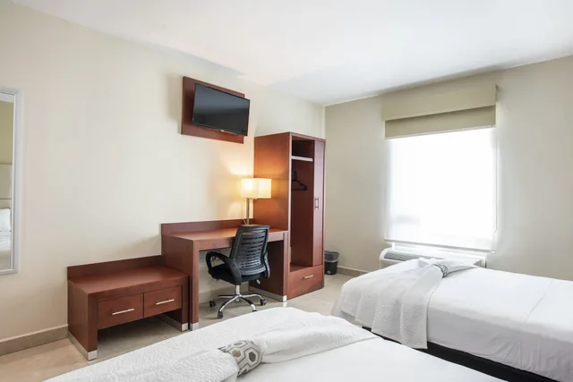 غرفة بسريرين مزدوجين بإطلالة على المدينة، Av Inn Hotel 2/6