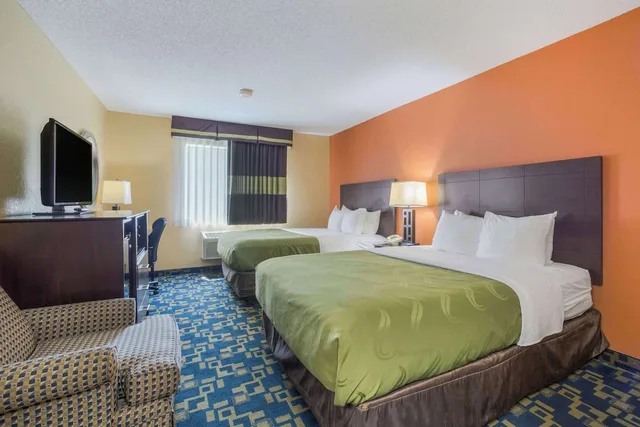 Upgrade, Suite, 2 Queen Beds, Sofa، Quality Inn O'Fallon IL - St. Louis 1/10
