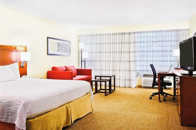 غرفة ديلوكس مفردة مع أريكة، Courtyard Houston Brookhollow 2/5