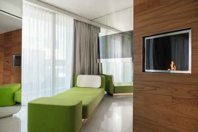 Life, Suite, Queen Bed, Sofa, Accessible، i-Suite Hotel 5/8
