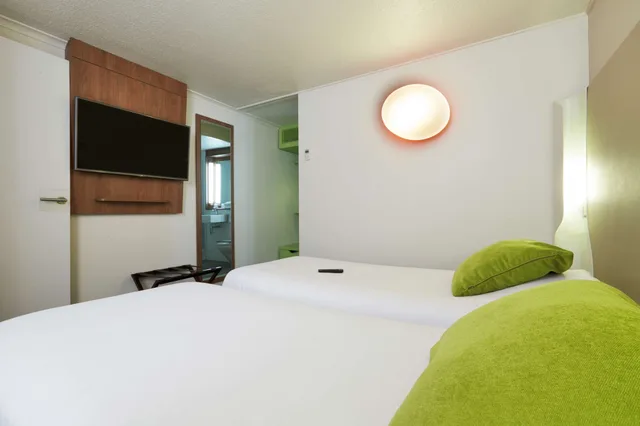 Standard, Twin Beds, Hotel Campanile Montesson Le Vesinet 8/10