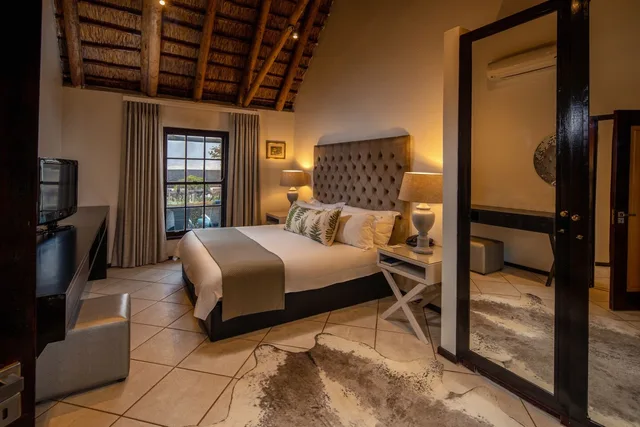 جناح بسرير كينج بشرفة، Grande Roche Hotel 5/10