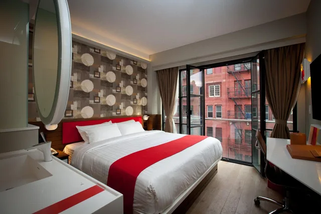 Room, King Bed, French Balcony، NobleDen Hotel 3/8
