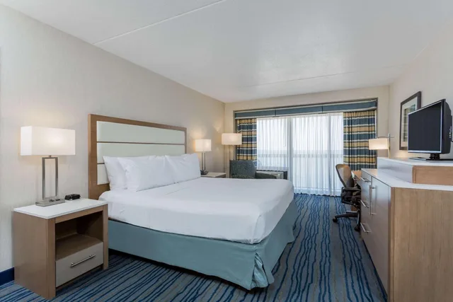 غرفة ديلوكس بسرير كينج، Wyndham Virginia Beach Oceanfront 2/7