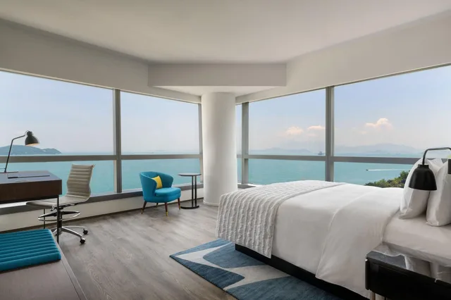 Room, Double Bed, Ocean Front، Le Meridien Cyberport Hotel 1/2