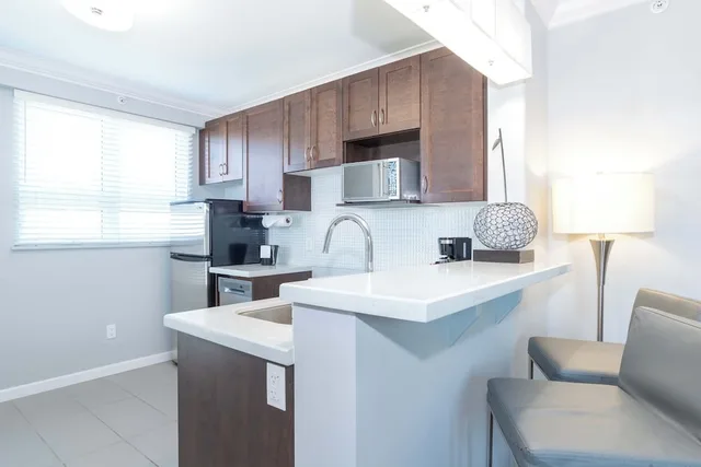 Tower, Suite, King Bed, Balcony, Kitchenette، Sandman Hotel Kelowna 5/6