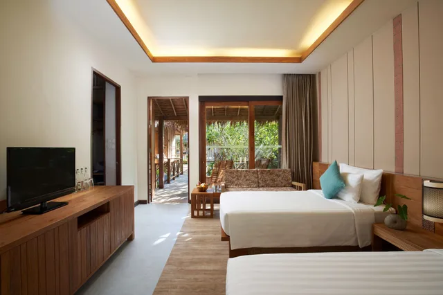 Garden, Deluxe, Bungalow, Twin Beds, SAii Phi Phi Island Village 2/4