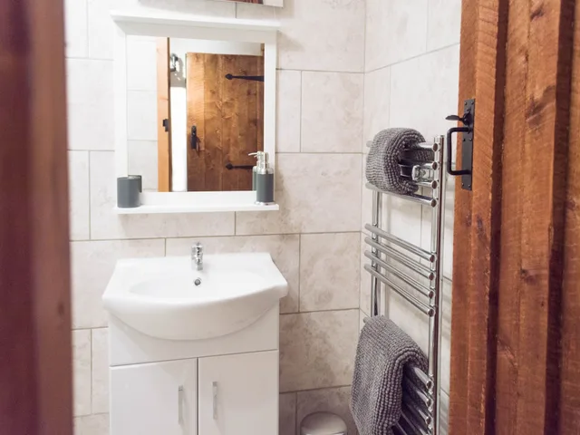 Whitethorn, Suite, King and Twin Beds، Ham And Cheese Country Inn 3/4