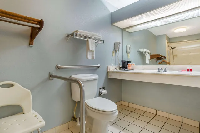 غرفة بسرير مزدوج لذوي الإعاقة، Econo Lodge Inn & Suites Philadelphia MS 2/2