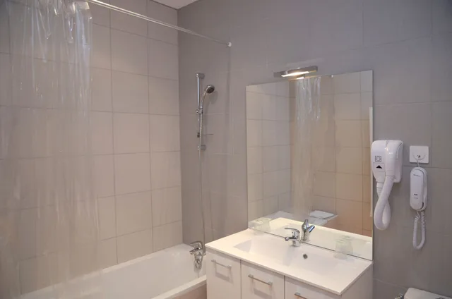 غرفة سوبيريور بسرير كوين، Hotel Heliot 4/5