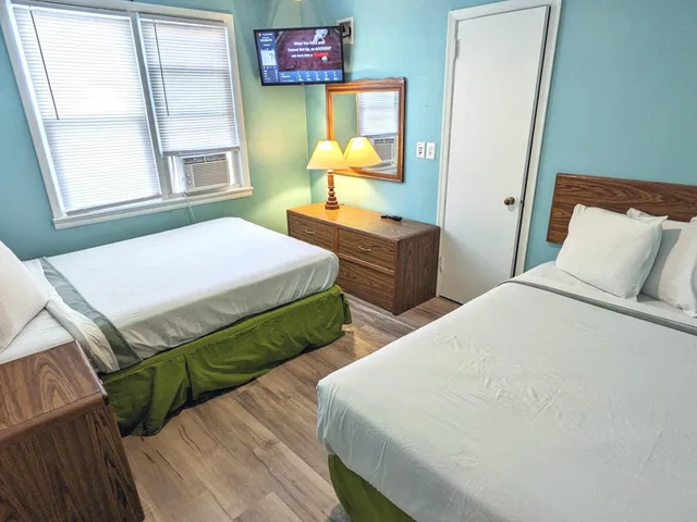 جناح، Clarem Happy Days Inn 1/4
