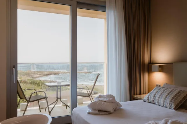 جناح بشرفة، Hotel Calabona 9/10