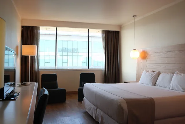 غرفة قياسية بسرير كينج، Wyndham Concepcion Pettra 1/10