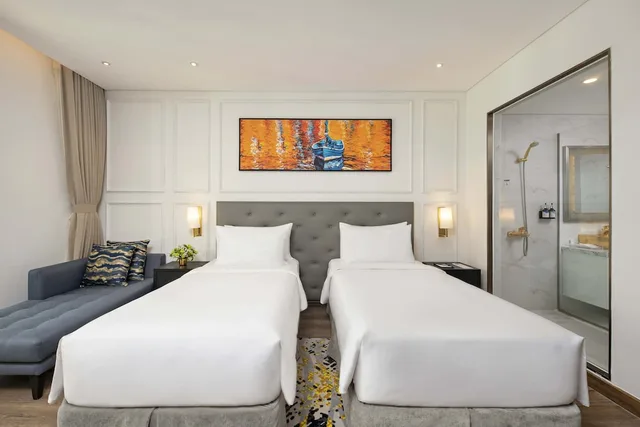 غرفة ديلوكس بسريرين منفصلين، Wyndham Danang Golden Bay 2/7